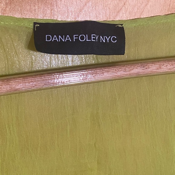 Chartreuse ‘Dana Foley NYC’ Blouse (M) - Picture 6 of 6